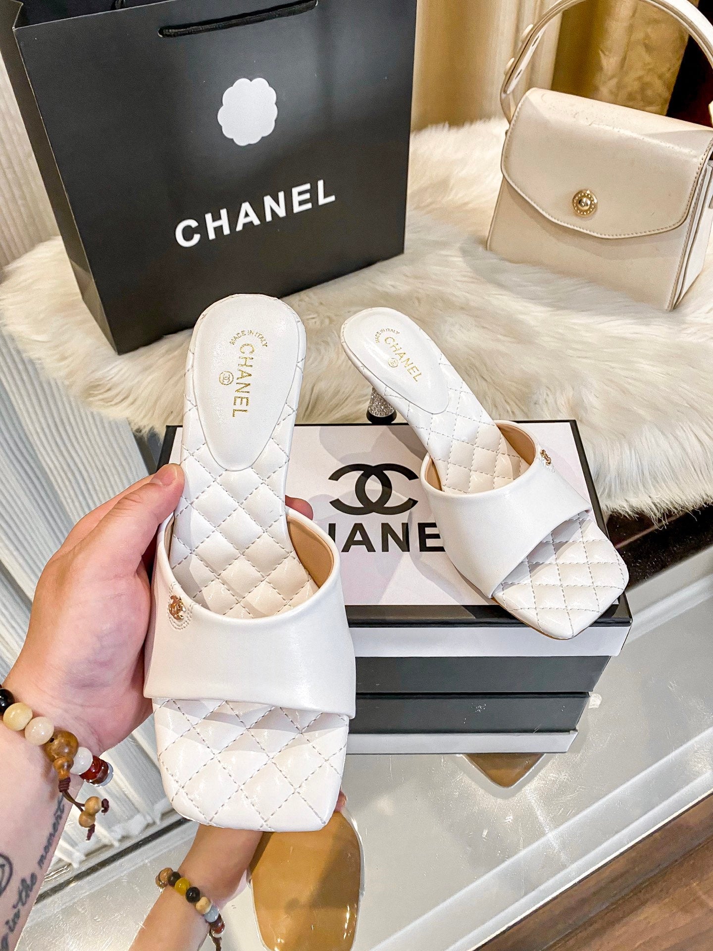 Diamond medium heel slippers