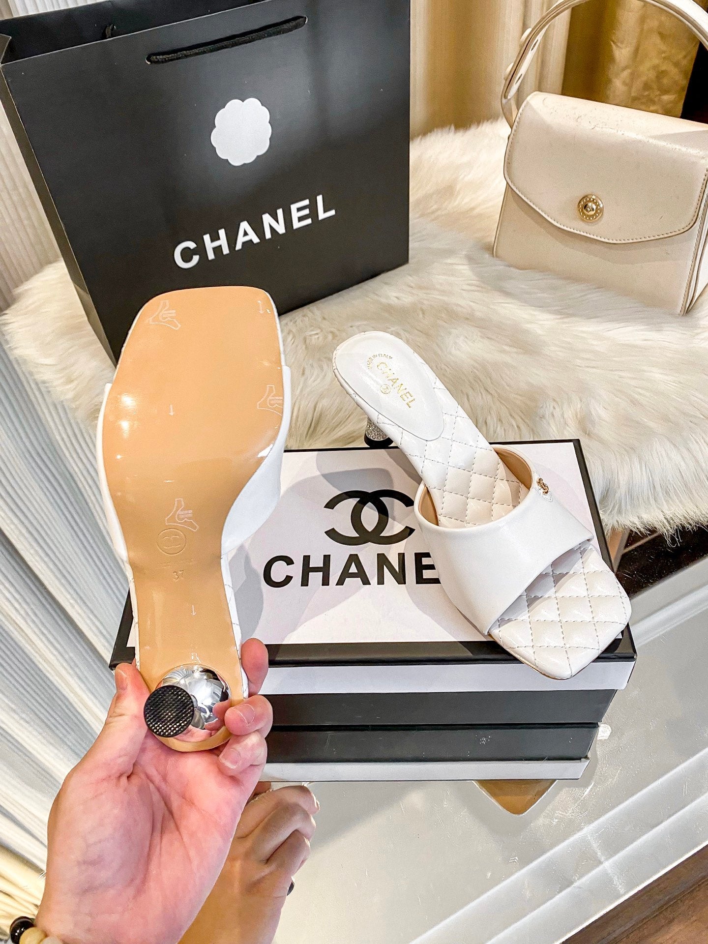 Diamond medium heel slippers