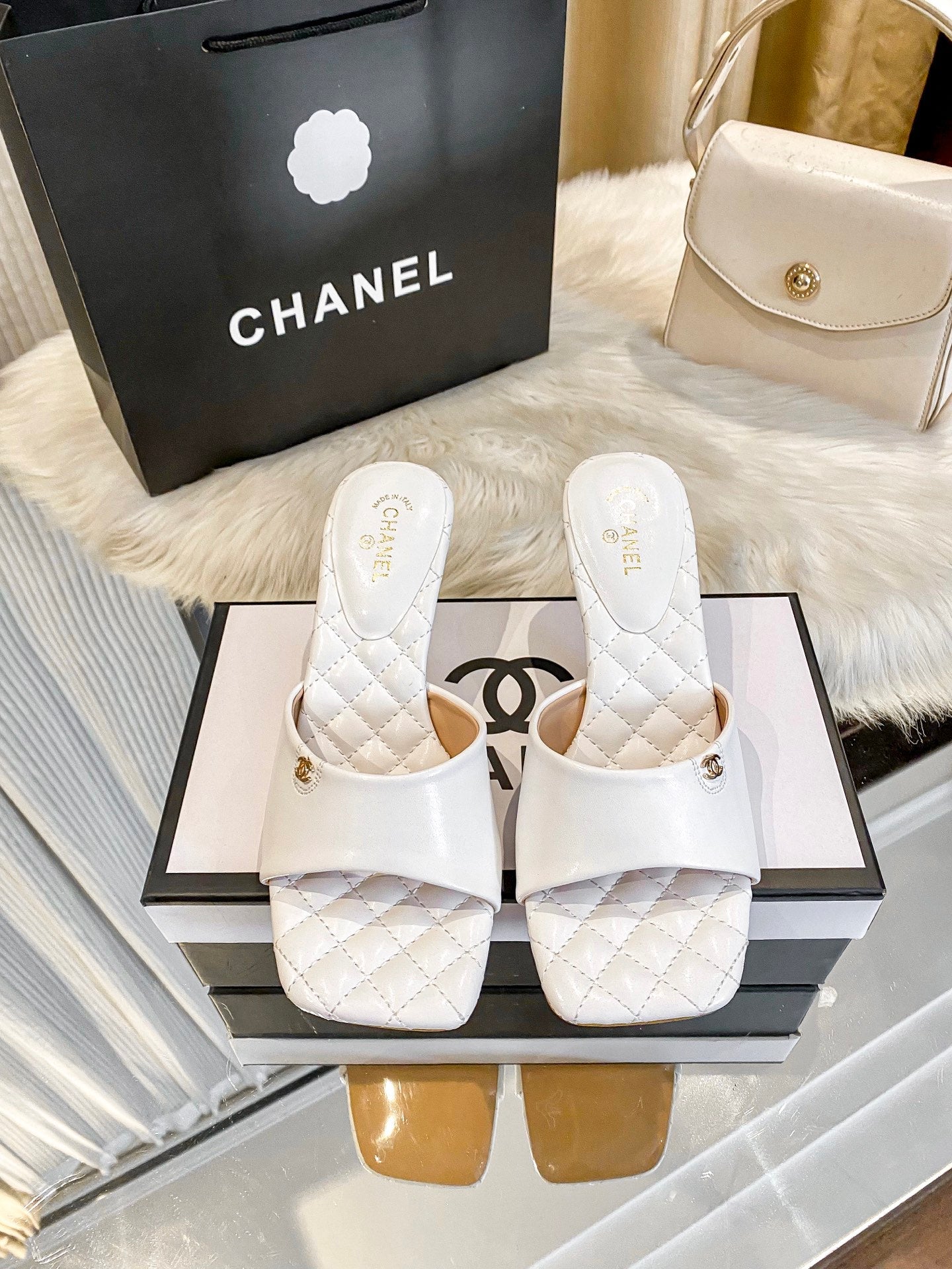 Diamond medium heel slippers