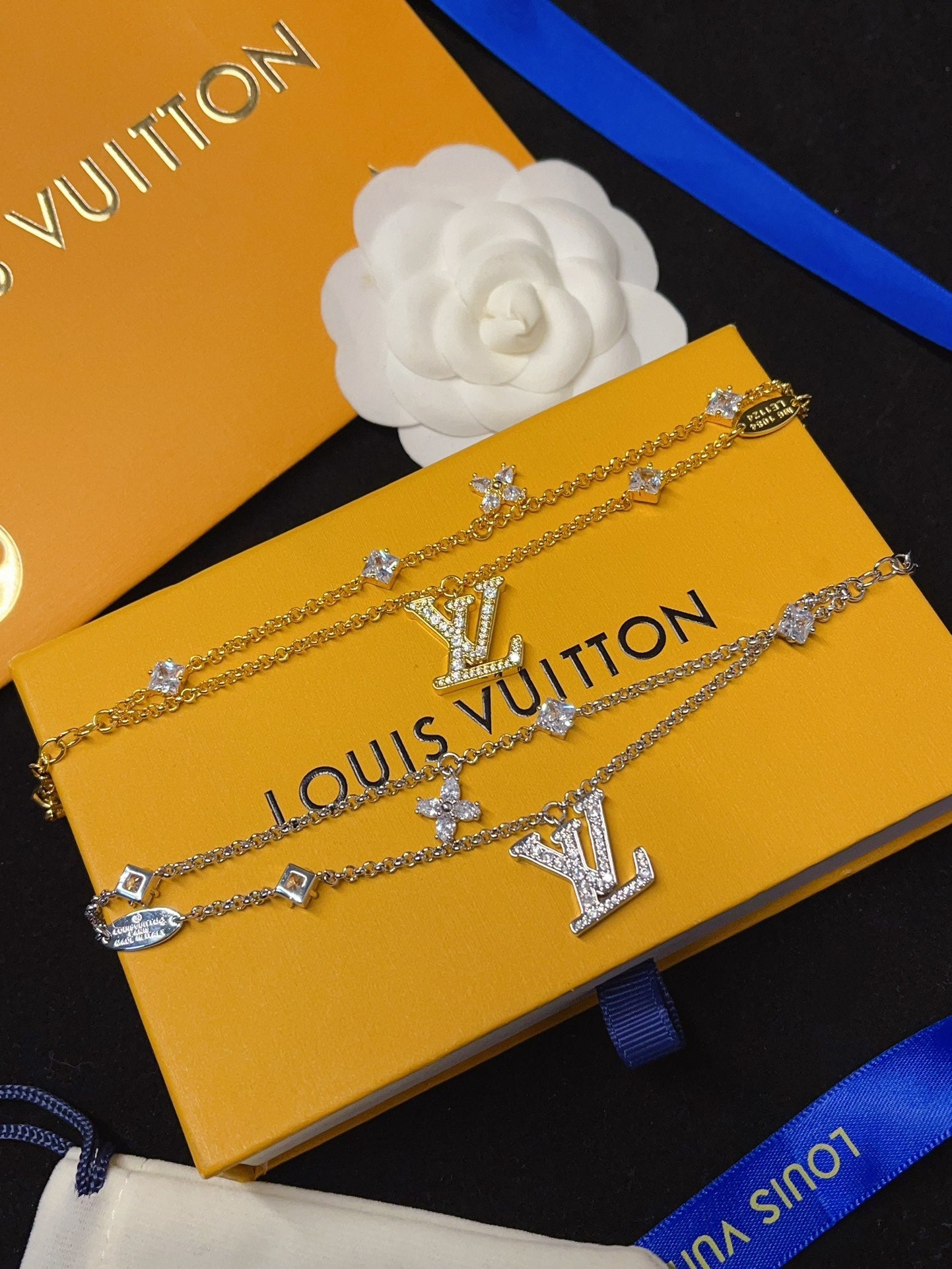 Sparkling diamond letter bracelet