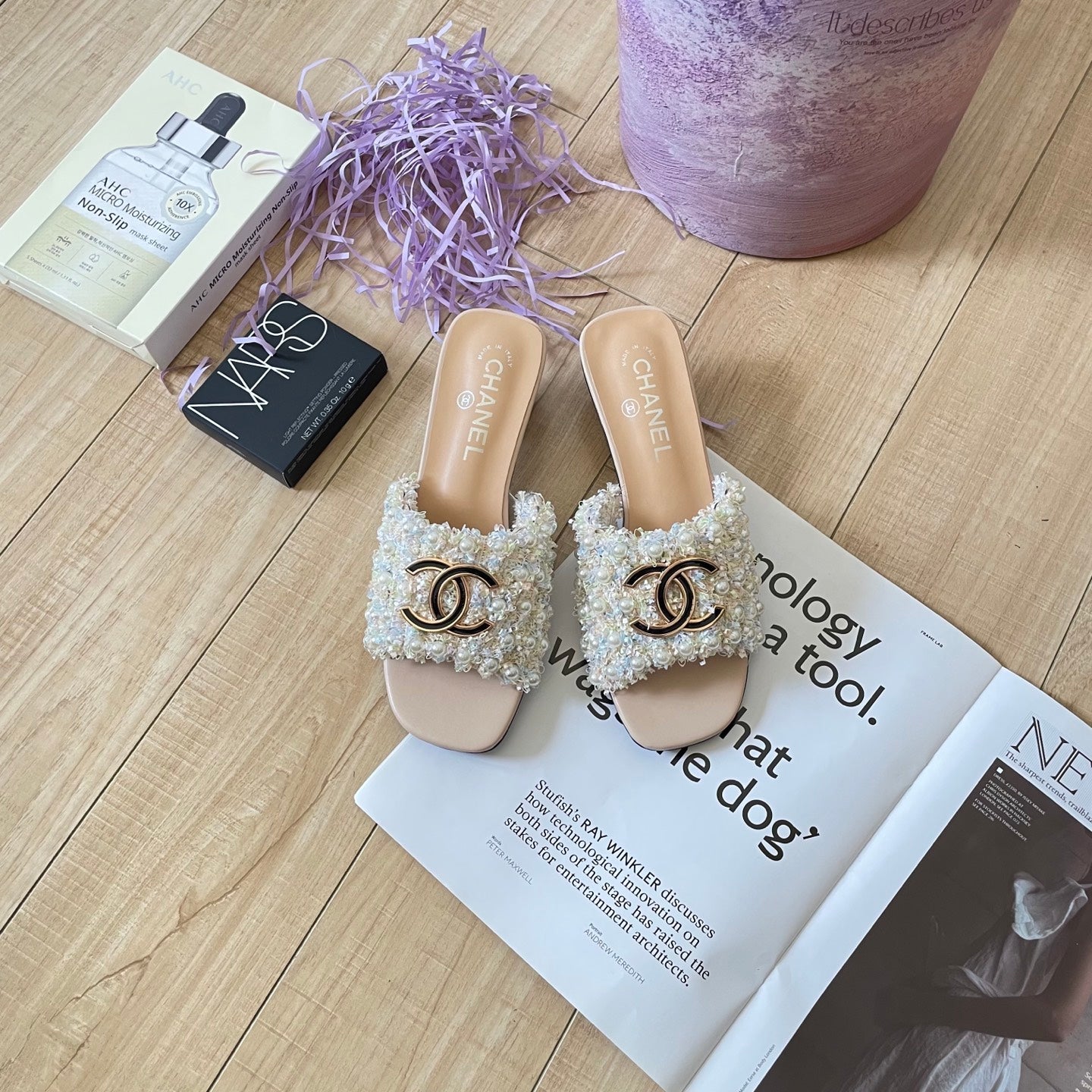 Elegant velvet pearl slippers