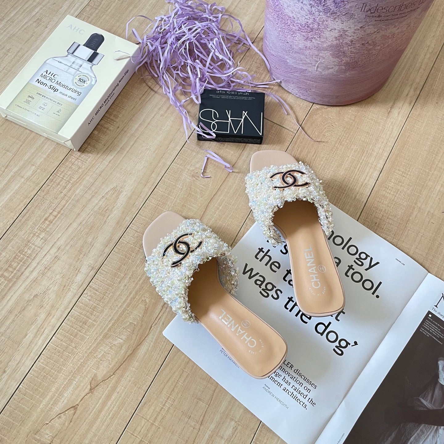 Elegant velvet pearl slippers