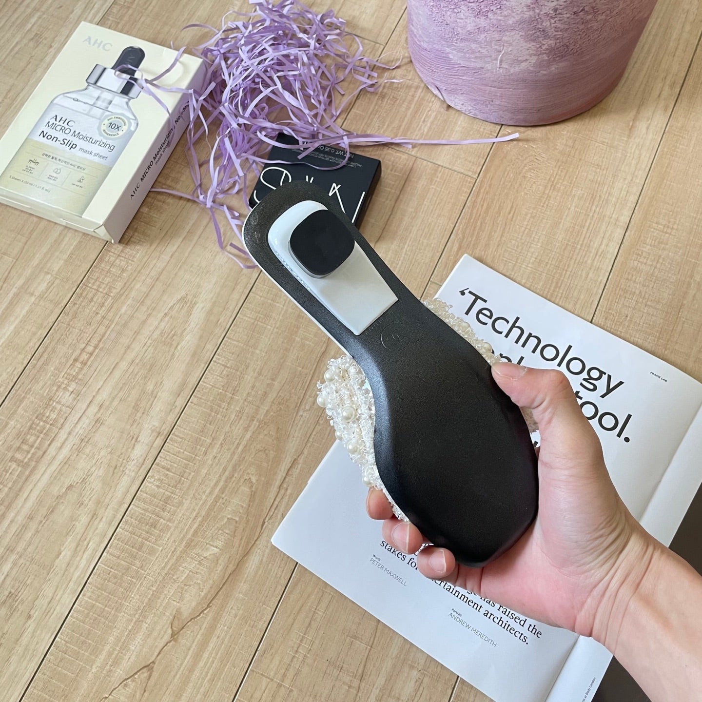 Elegant velvet pearl slippers