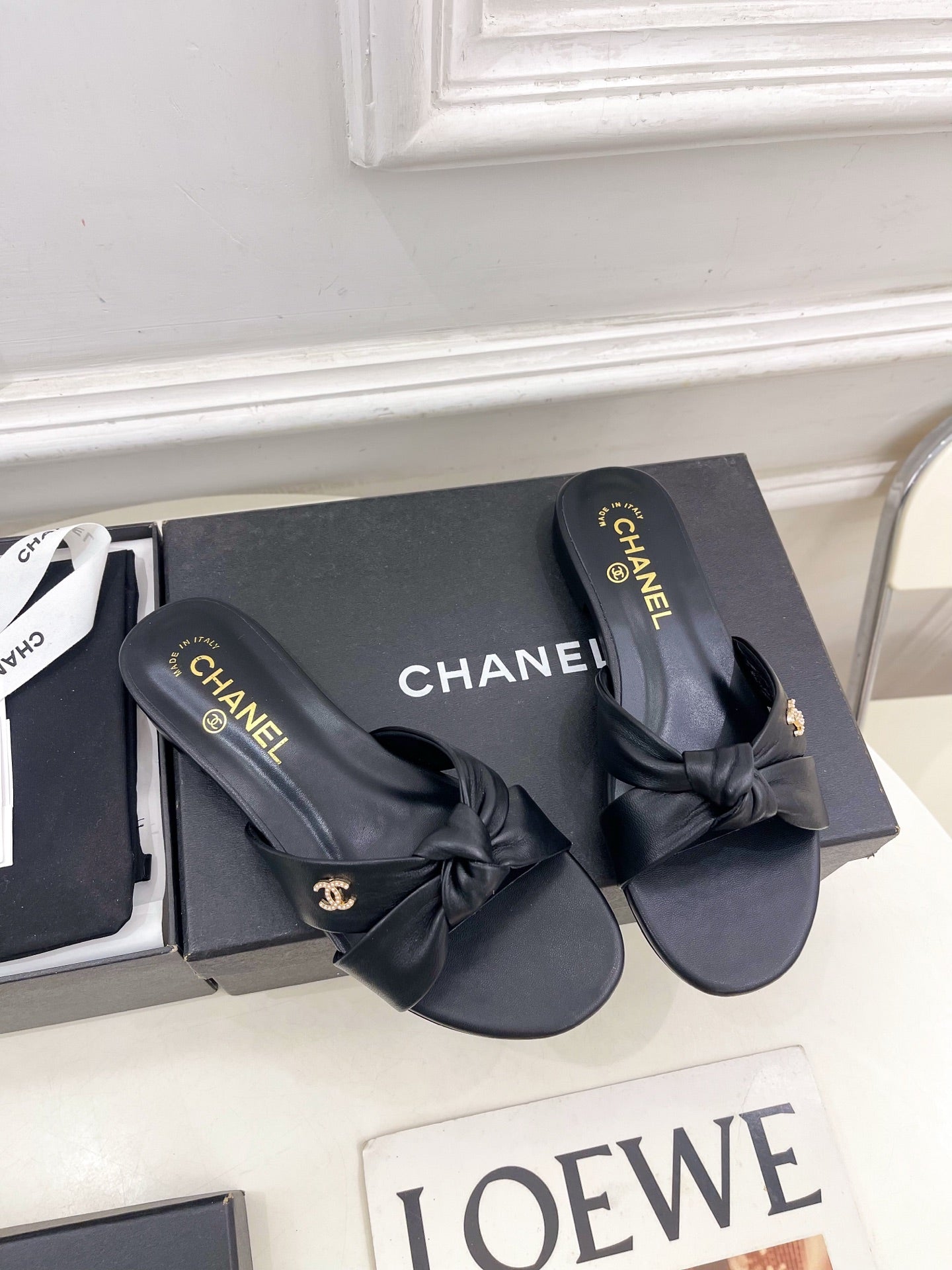 Elegant cross flat slippers