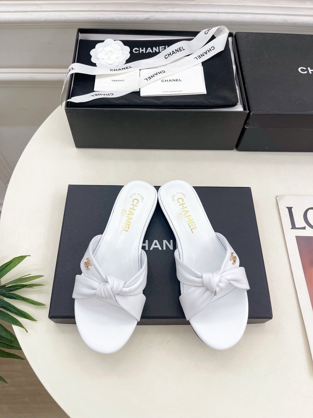 Elegant cross flat slippers