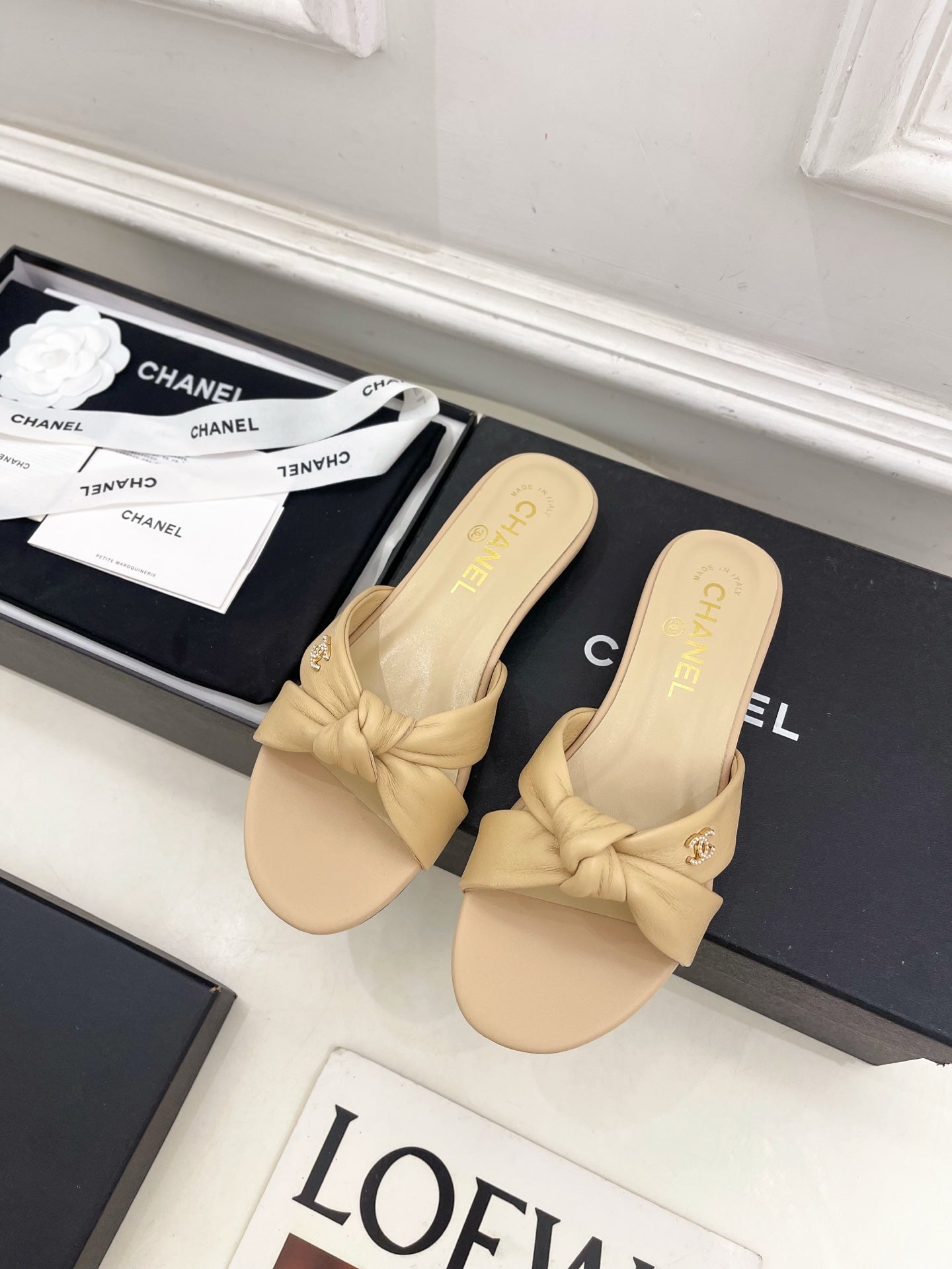 Elegant cross flat slippers