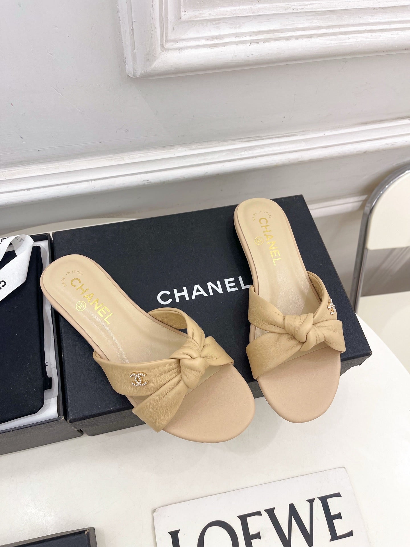 Elegant cross flat slippers