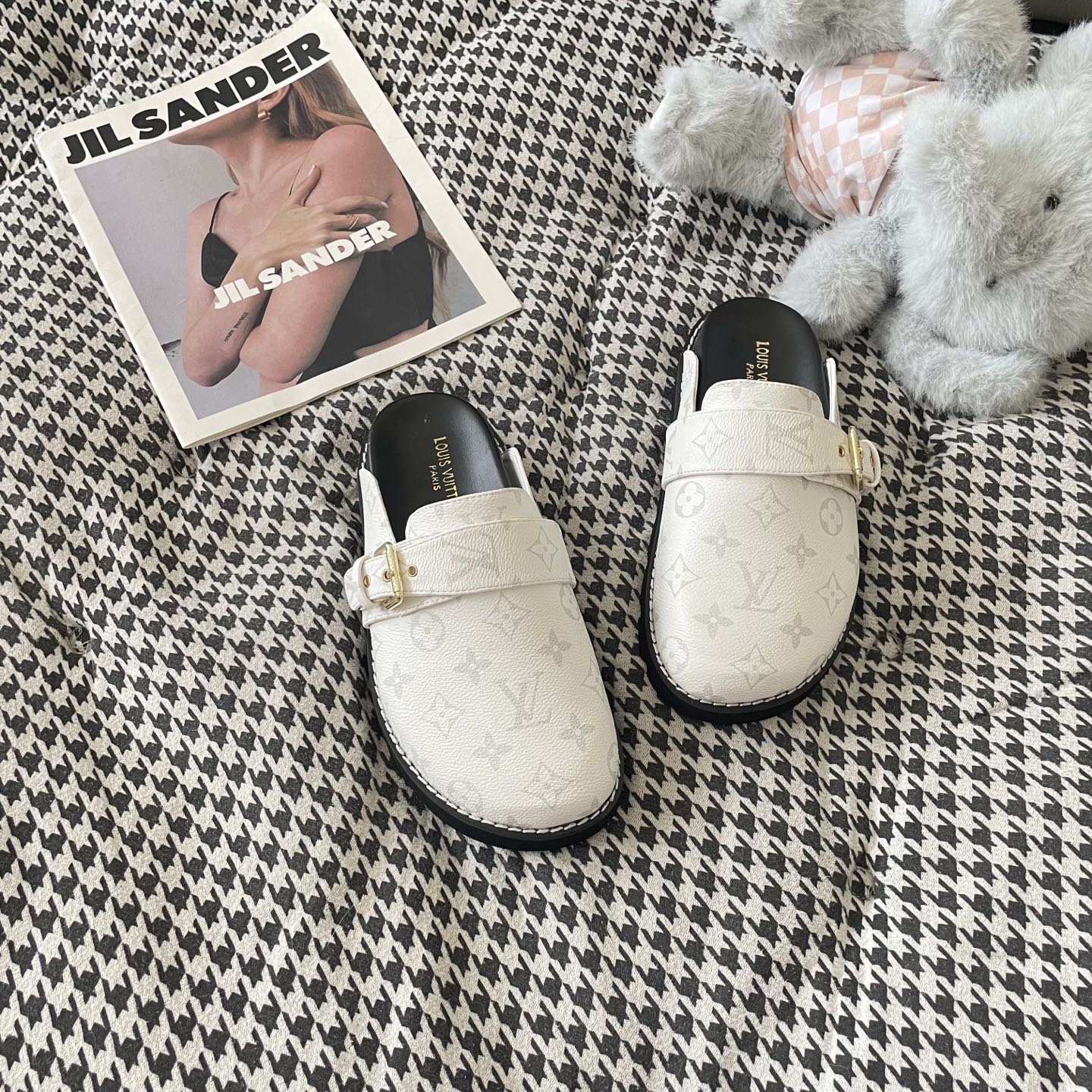 Unisex Leather embossed half slippers