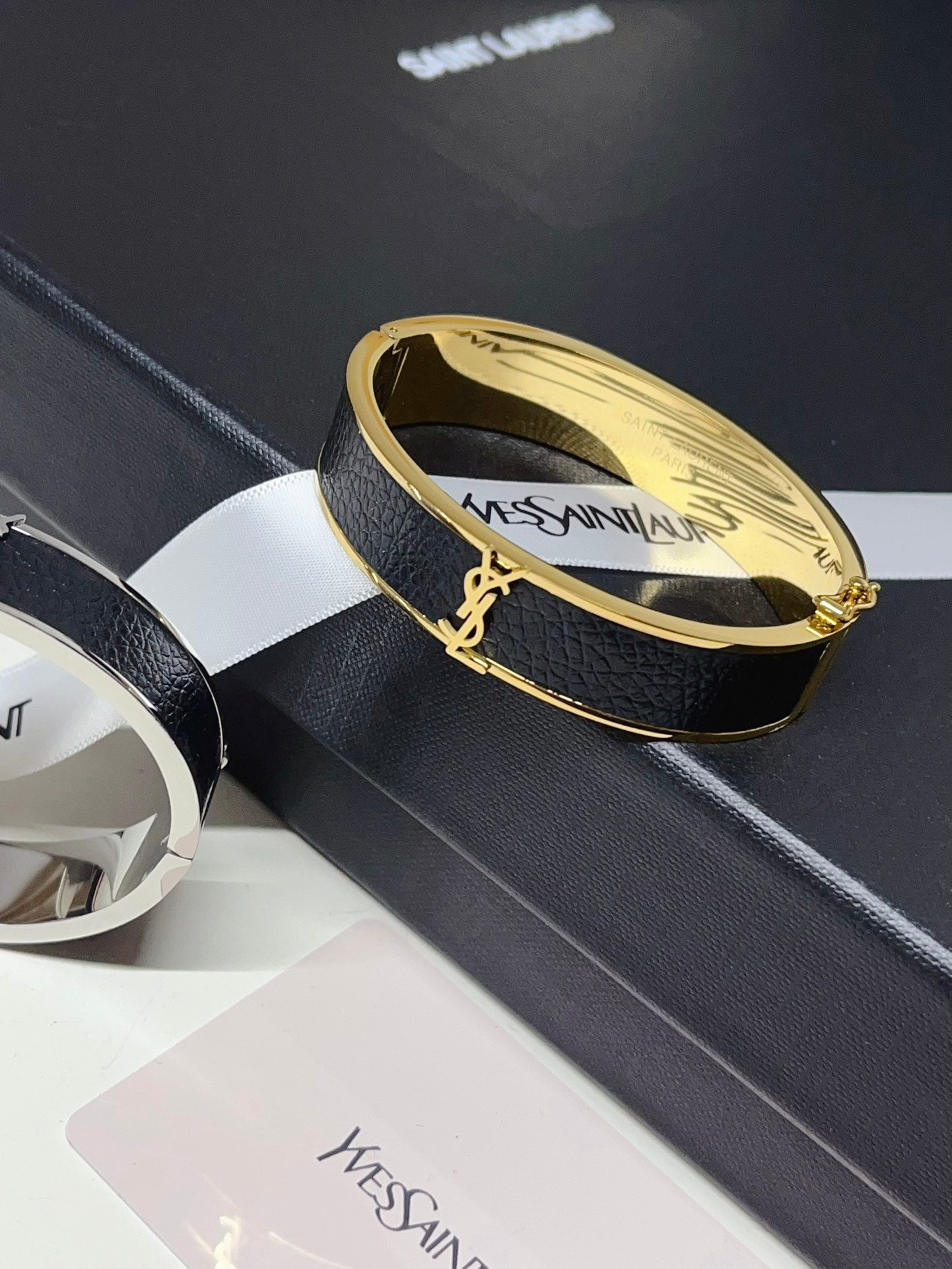 Engraving Leather and metal bracelet