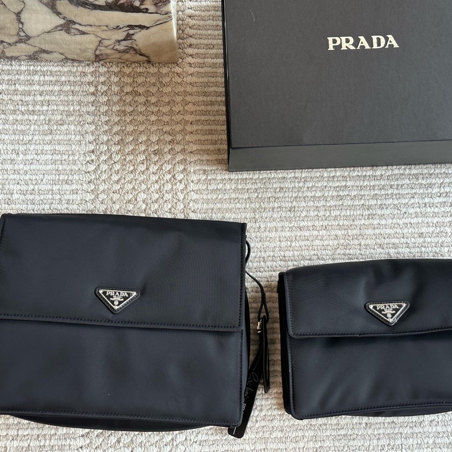 Unisex nylon messenger bag