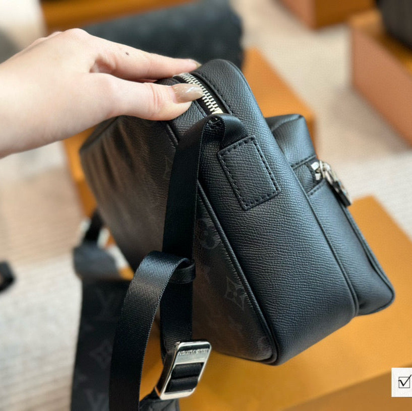 Leather Outdoor Messenger Bag