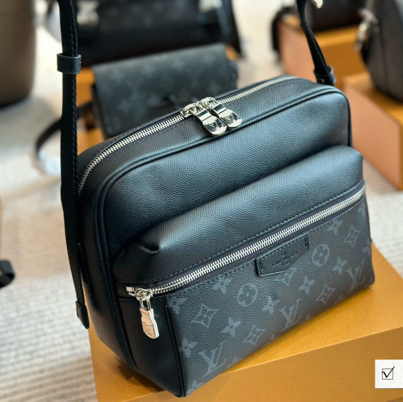 Leather Outdoor Messenger Bag