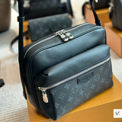 Leather Outdoor Messenger Bag