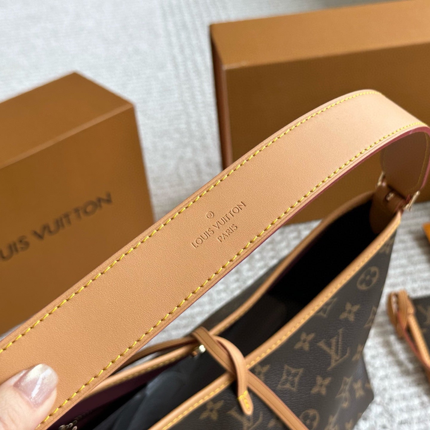Medium Leather Crossbody Bag
