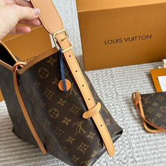 Medium Leather Crossbody Bag
