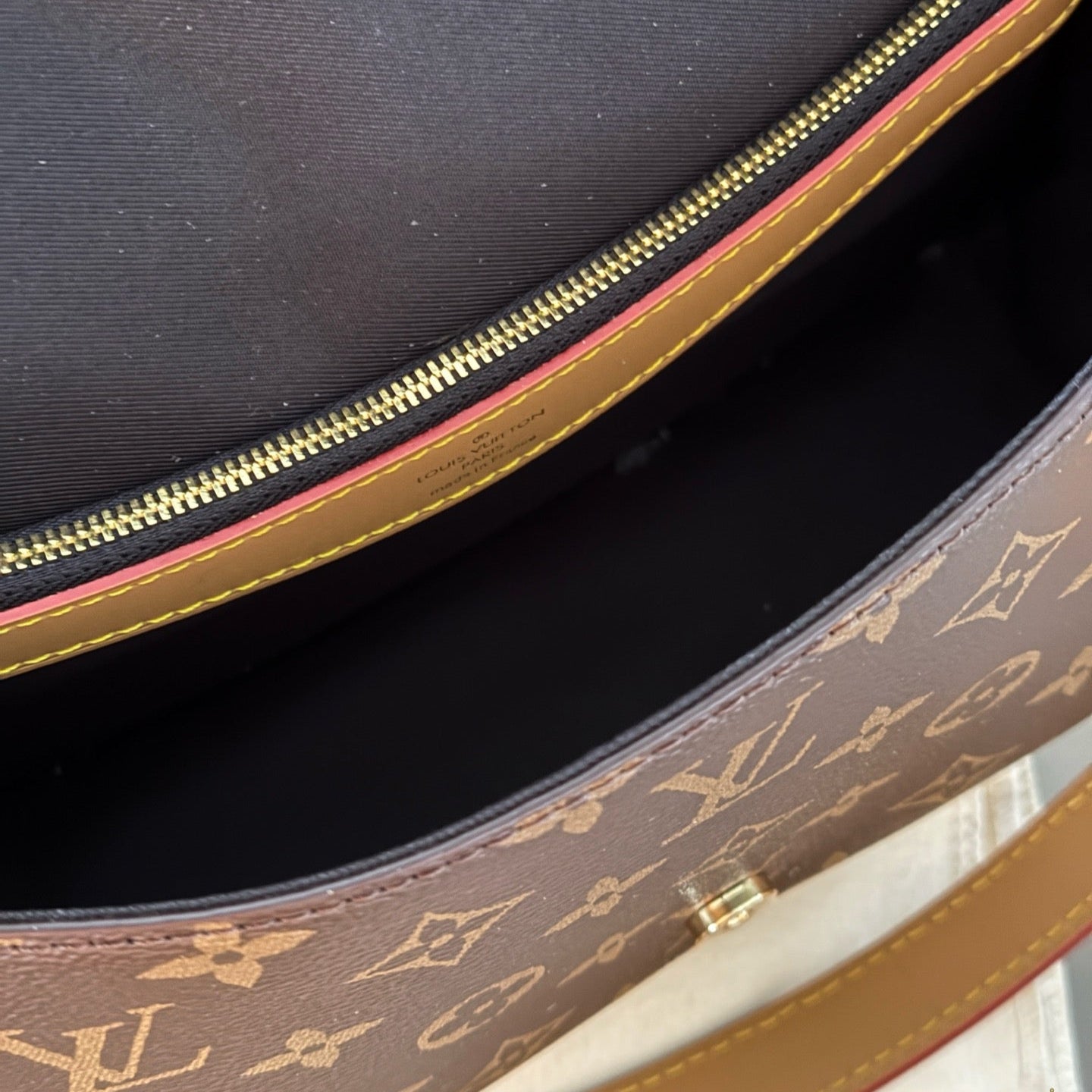 Leather Baguette Crossbody Handbag