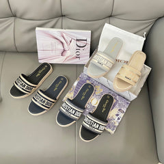 Leather embroidery straw slippers
