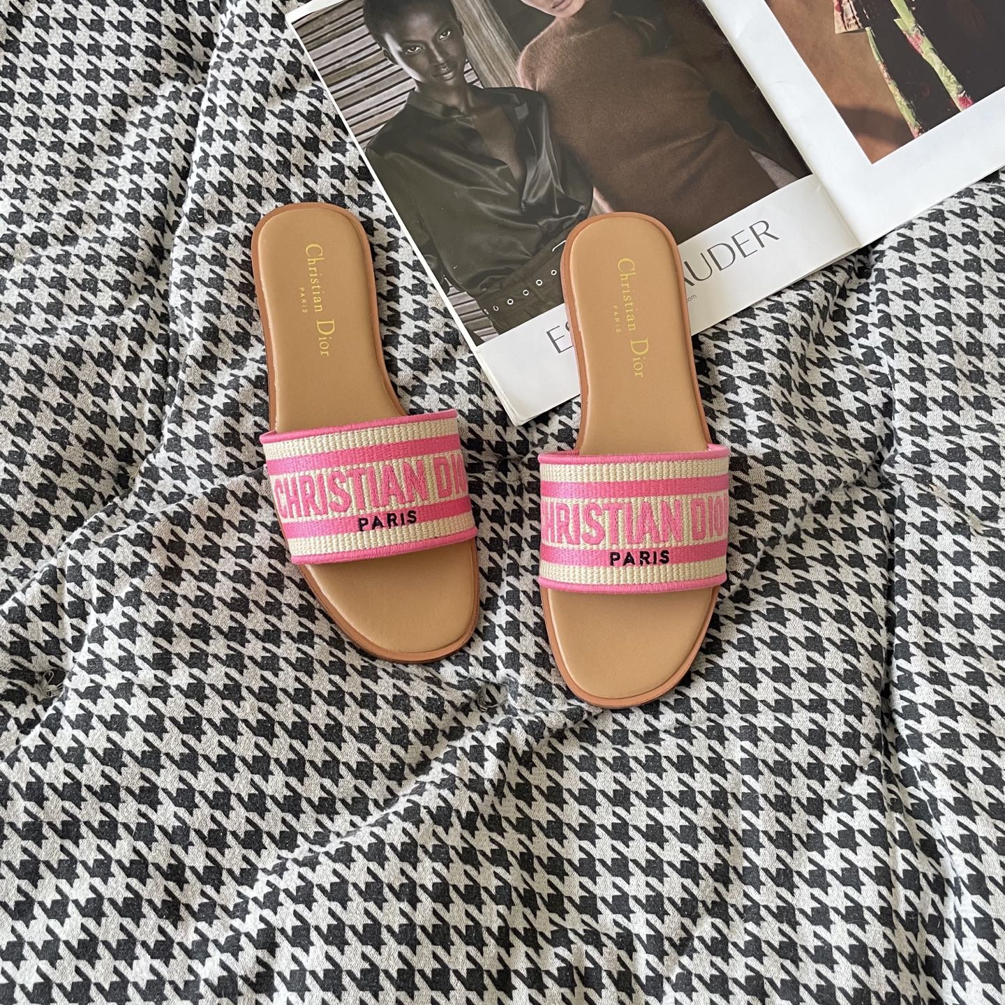 Matte silk embroidery slippers