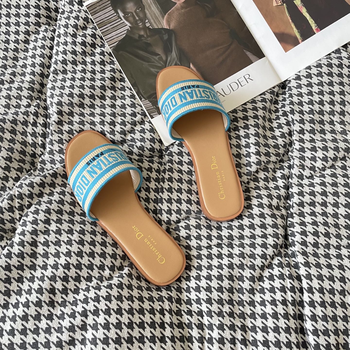 Matte silk embroidery slippers
