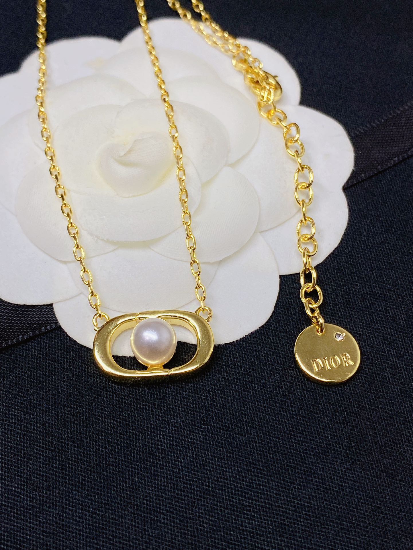 Fashion pearl necklace