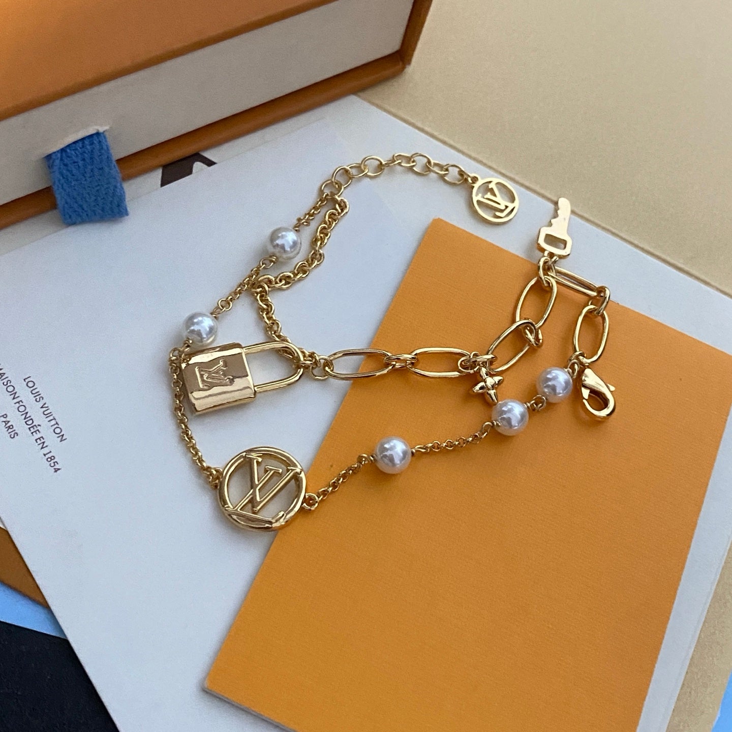 Lock and key charm pearl bracelet
