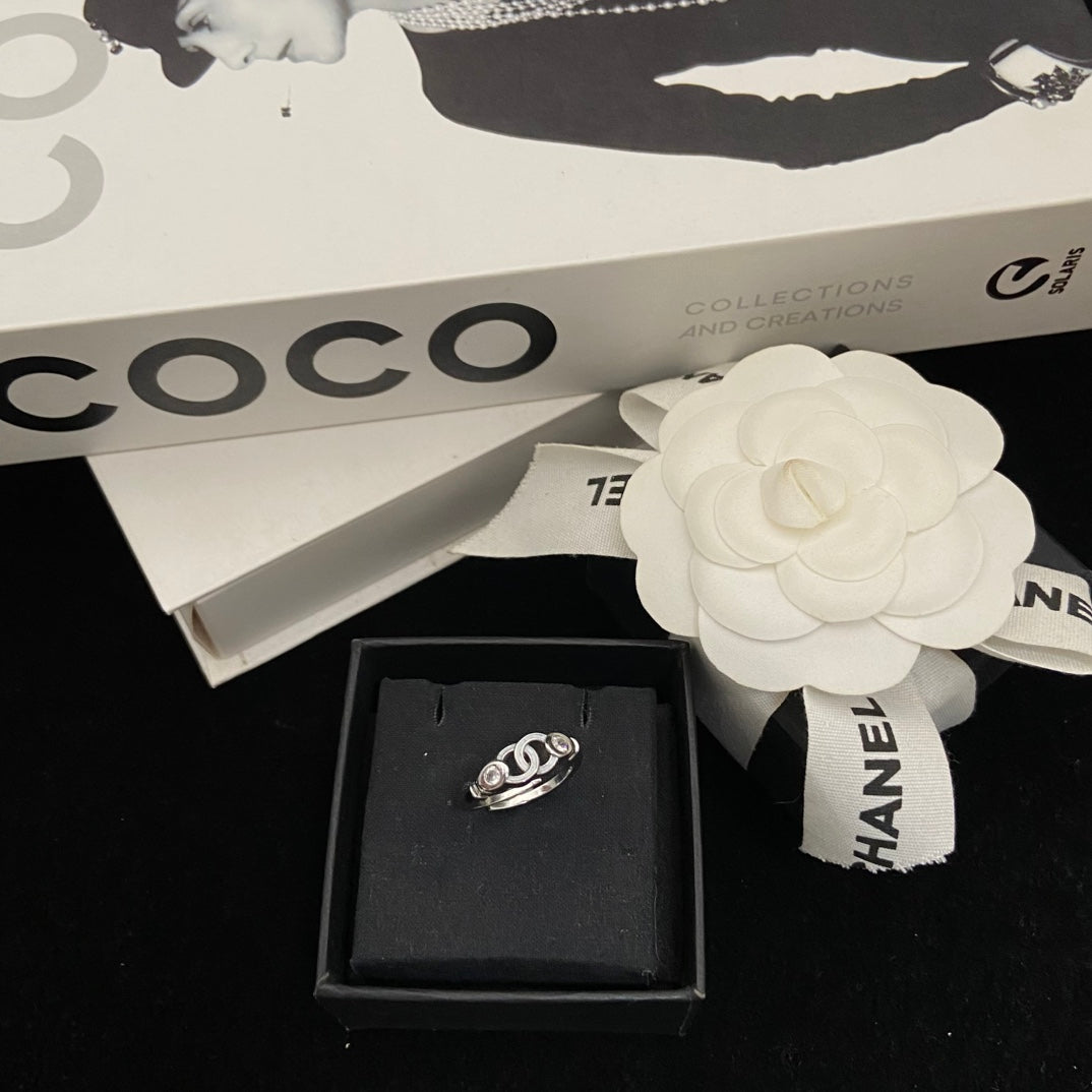 Adjustable White Enamel Diamond Ring