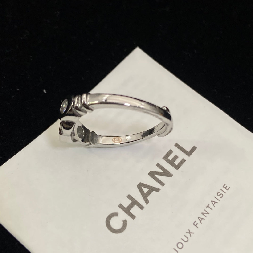 Adjustable White Enamel Diamond Ring
