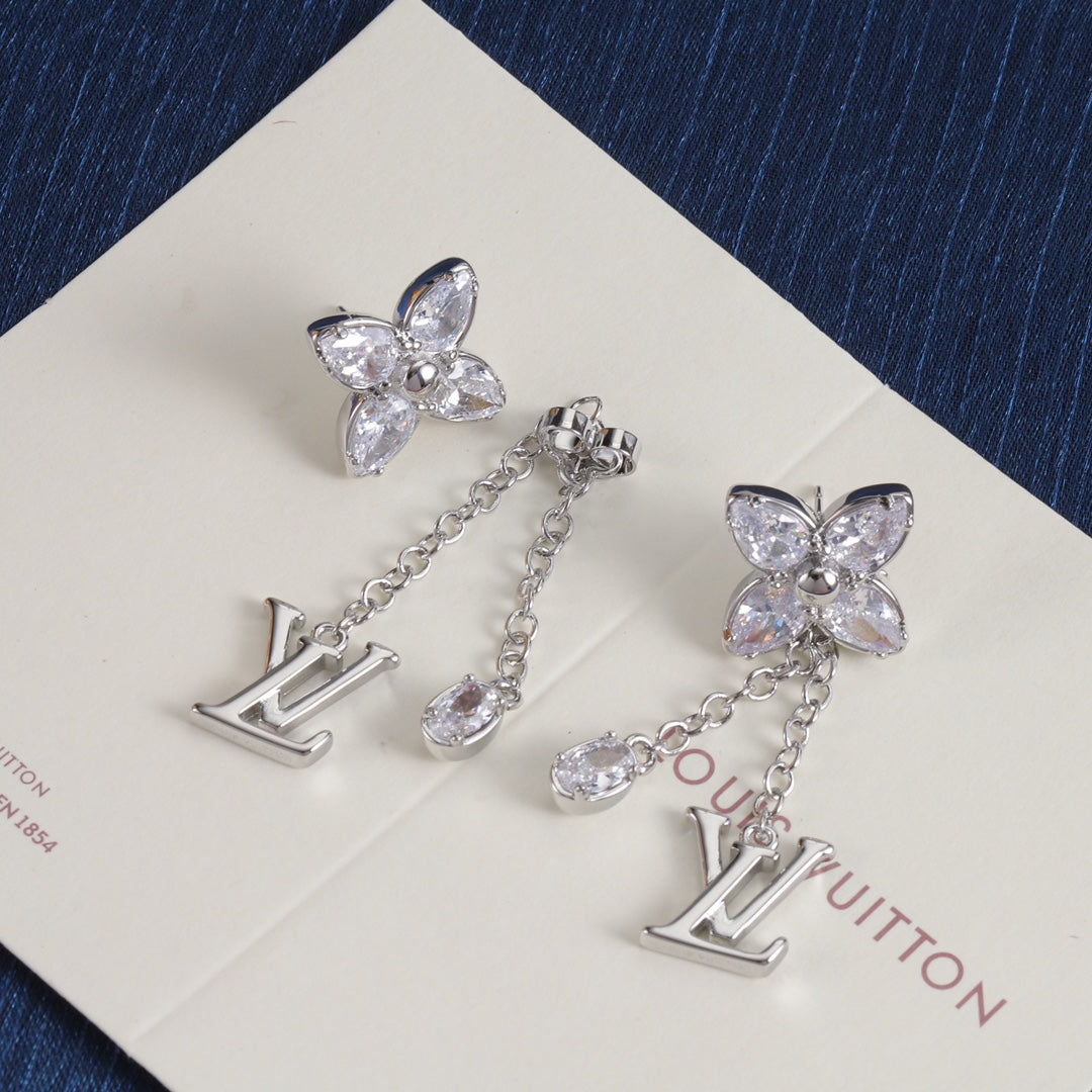 Silver rhinestone jewelry set