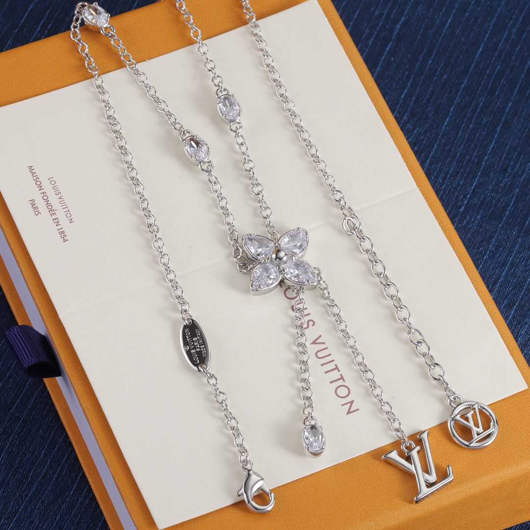 Silver rhinestone jewelry set