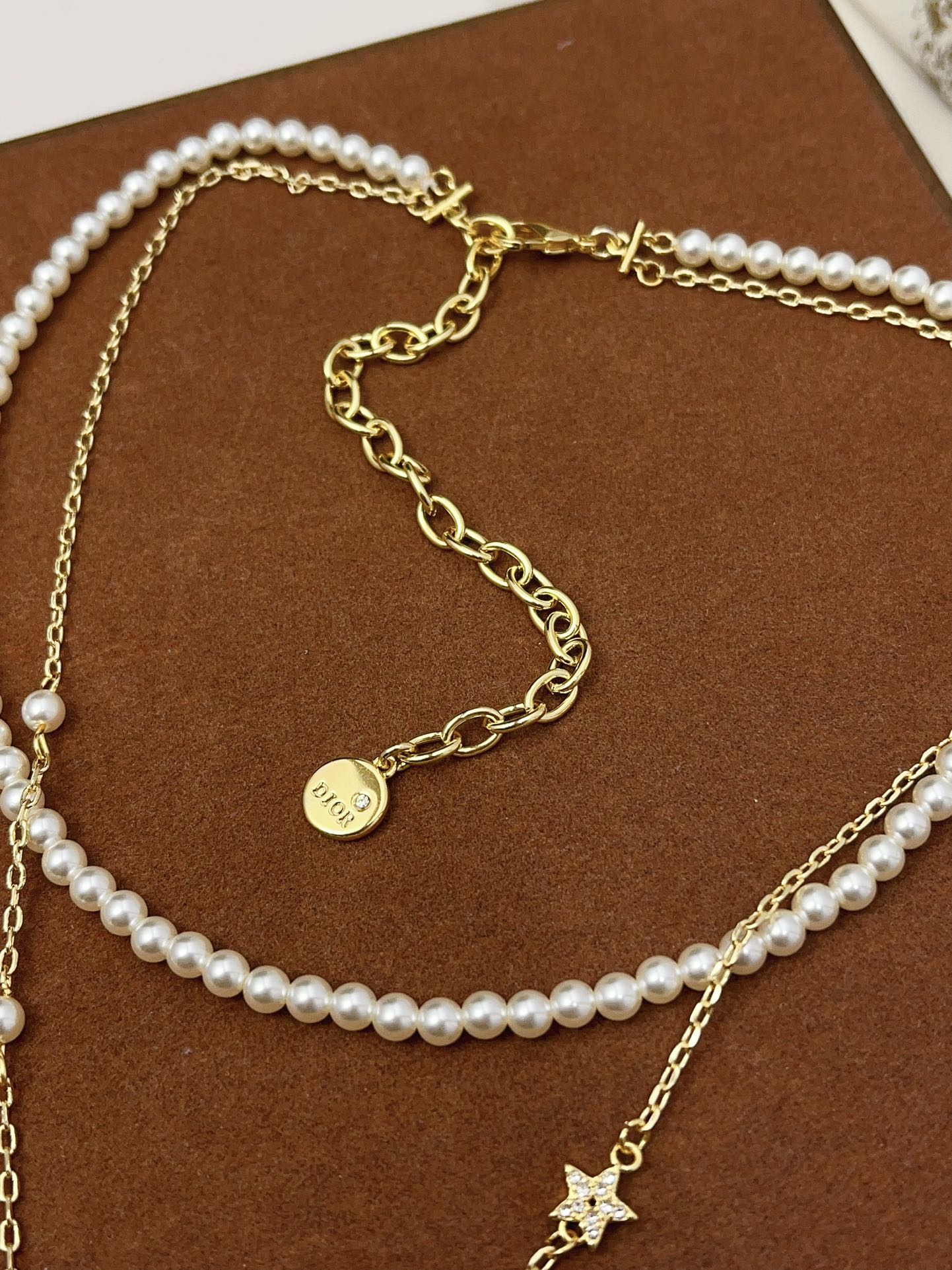 Double-layer pearl necklace