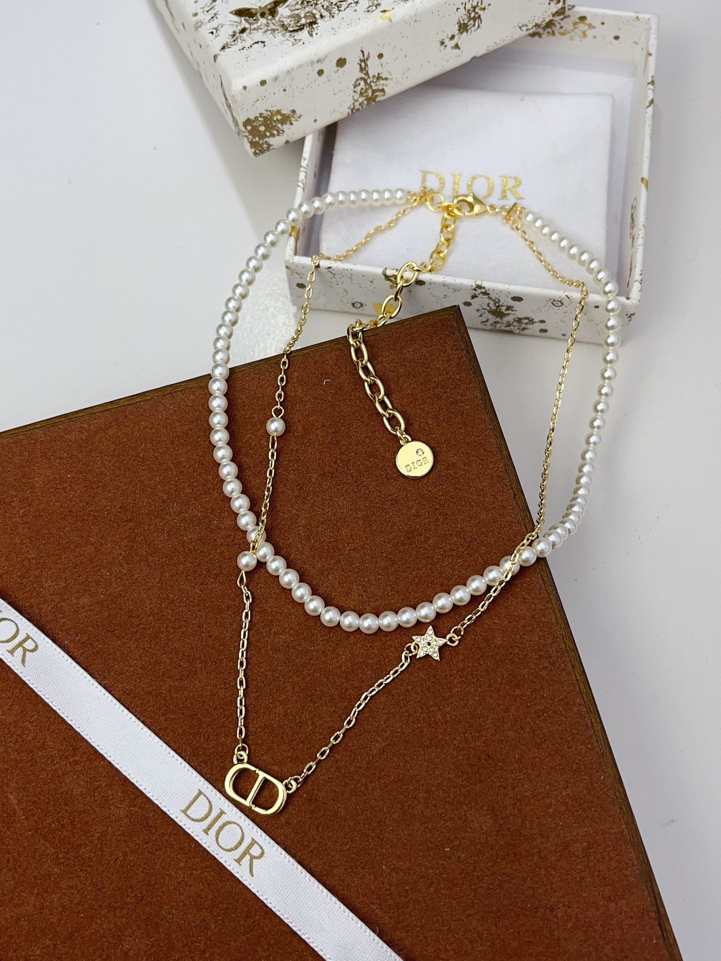 Double-layer pearl necklace