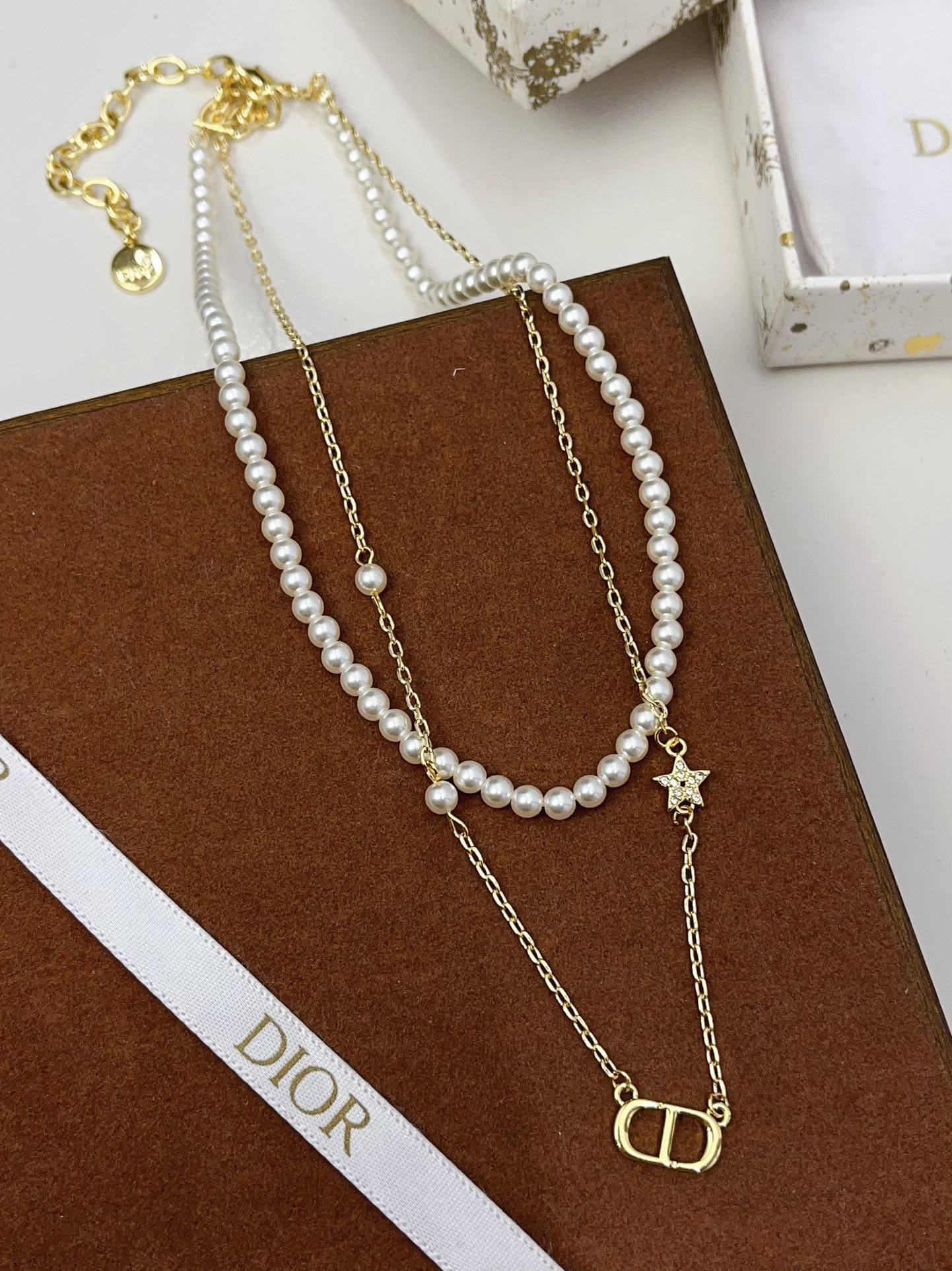Double-layer pearl necklace