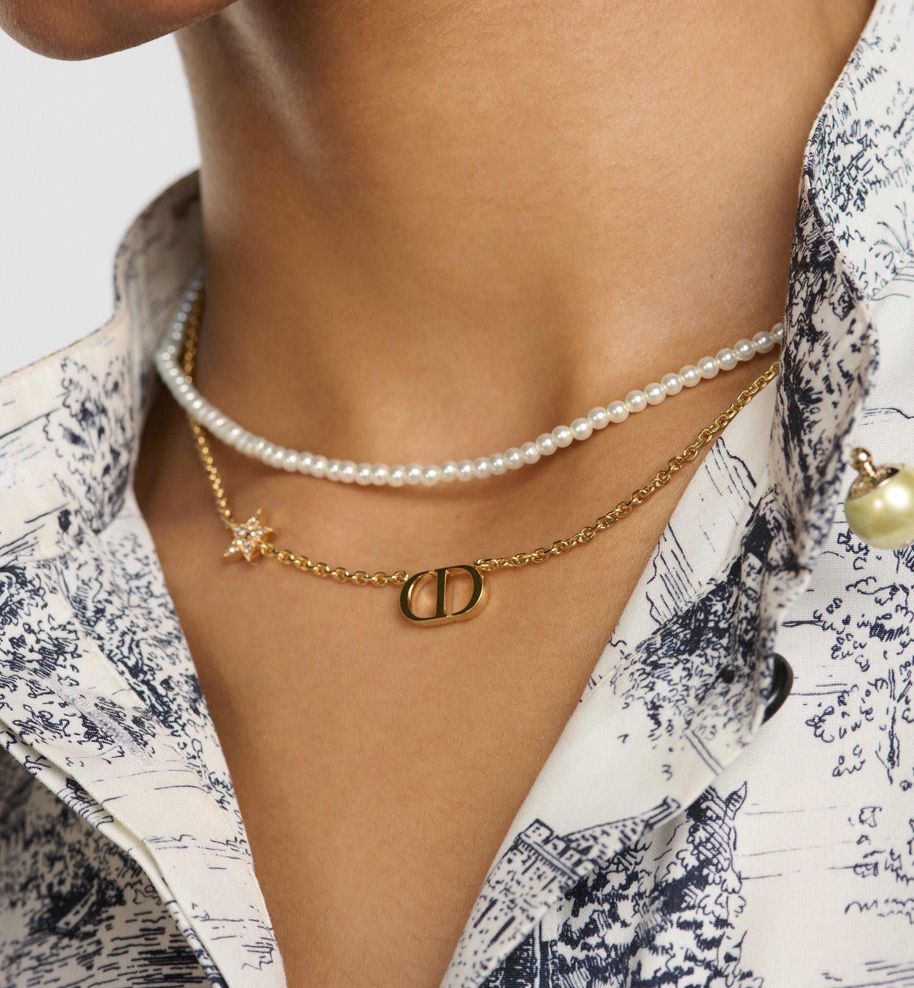 Double-layer pearl necklace