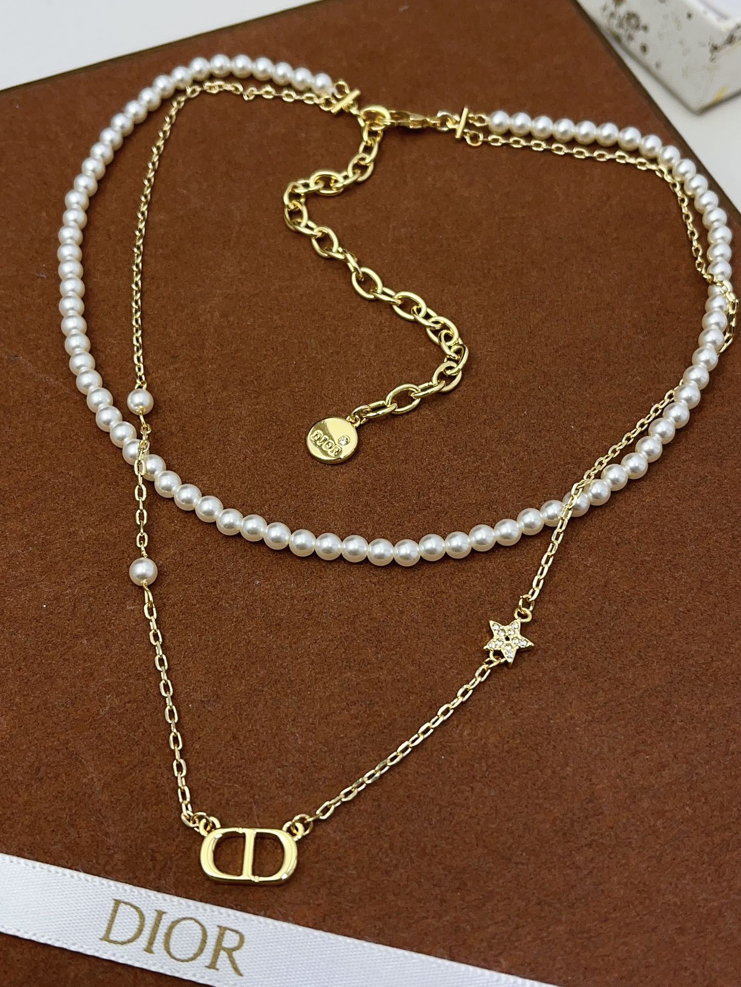 Double-layer pearl necklace