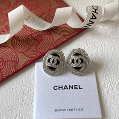 Fashionable black crystal earrings