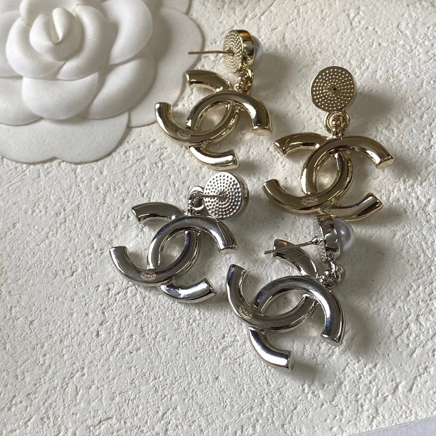 2-Color Pearl Fashion Earrings