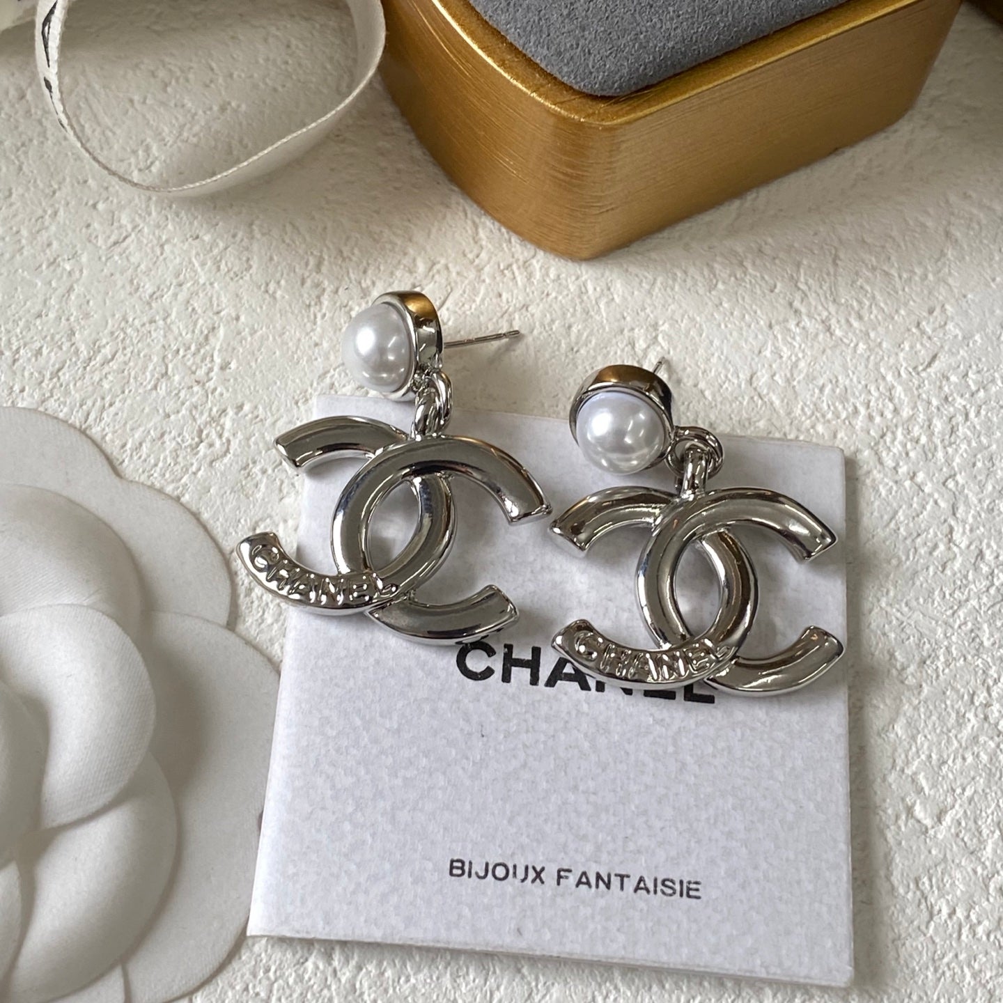 2-Color Pearl Fashion Earrings
