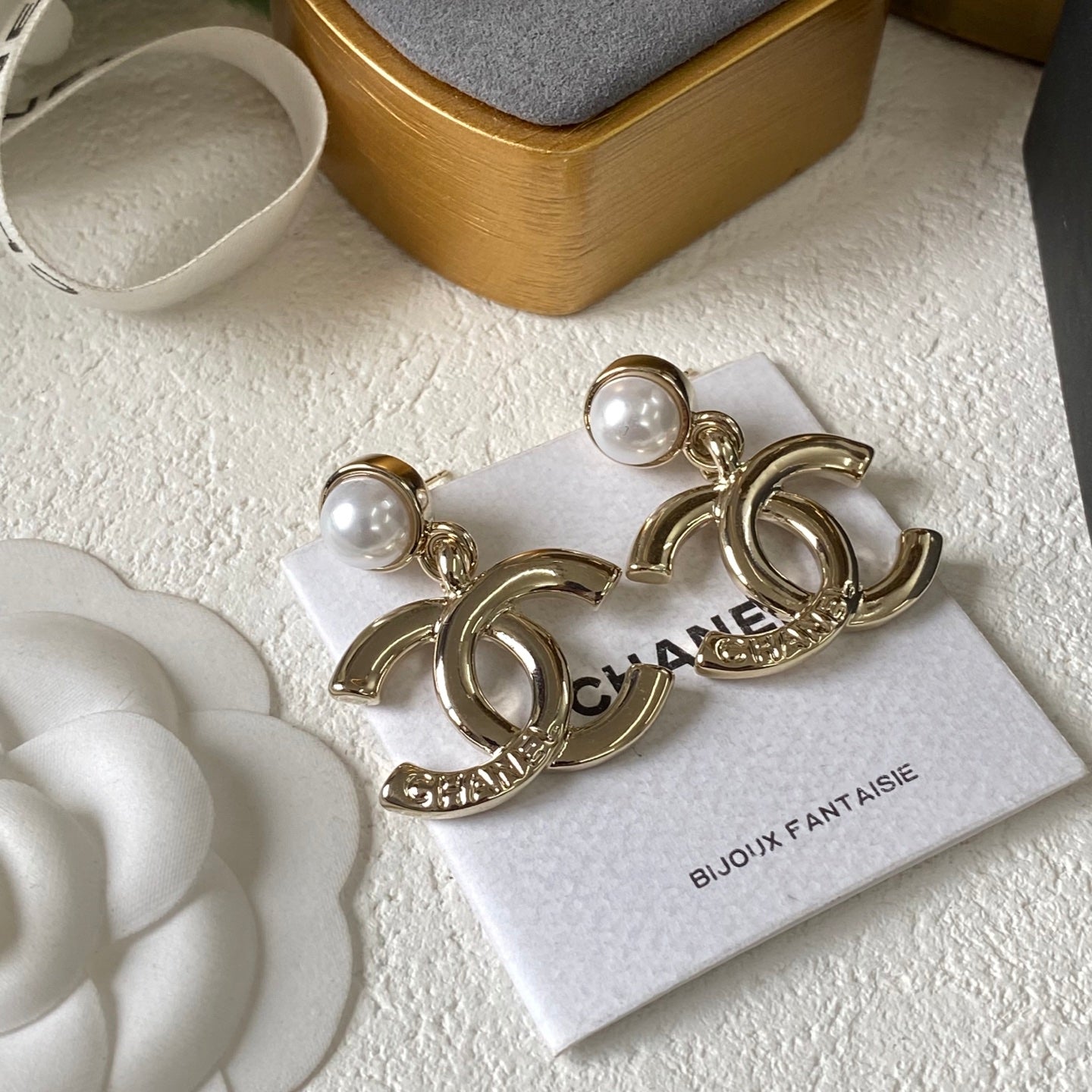 2-Color Pearl Fashion Earrings