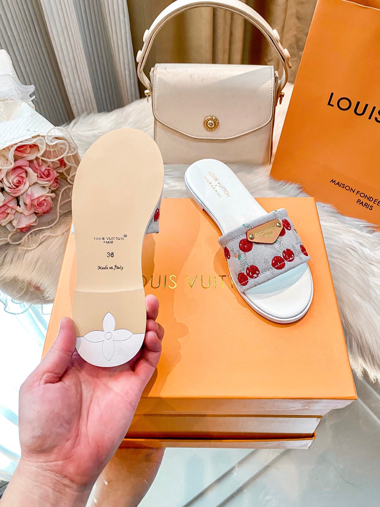 5-color cherry print slippers