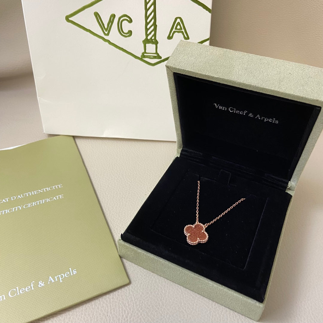 Red Gold Sand Four-Leaf Clover Necklace
