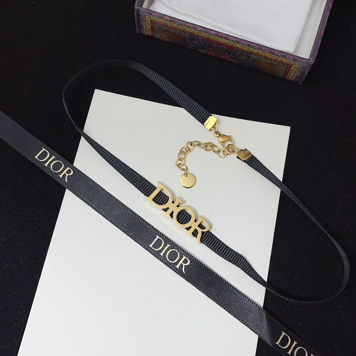Letters choker