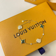 Diamond-Encrusted Peacock Green Four-Leaf Flower Bracelet