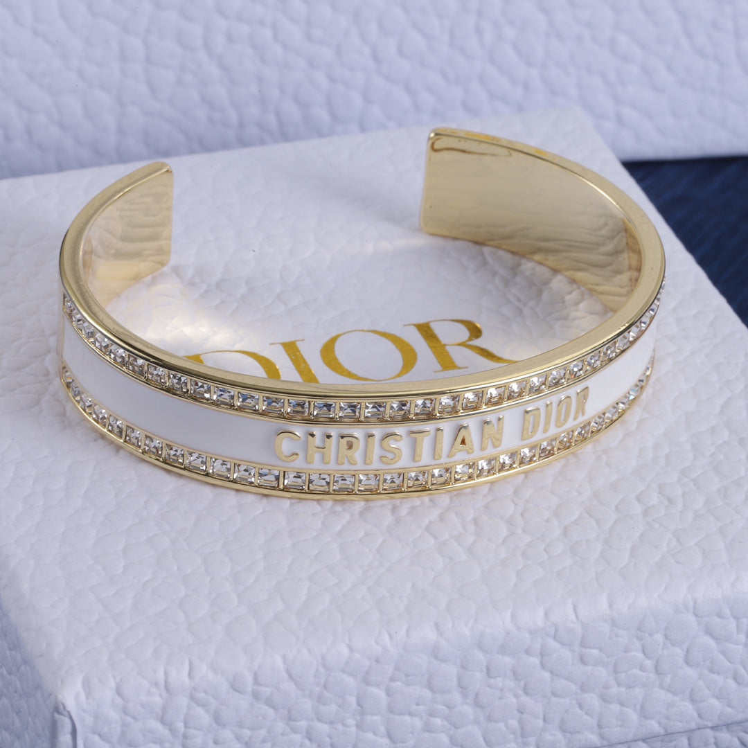Diamond enamel open bracelet