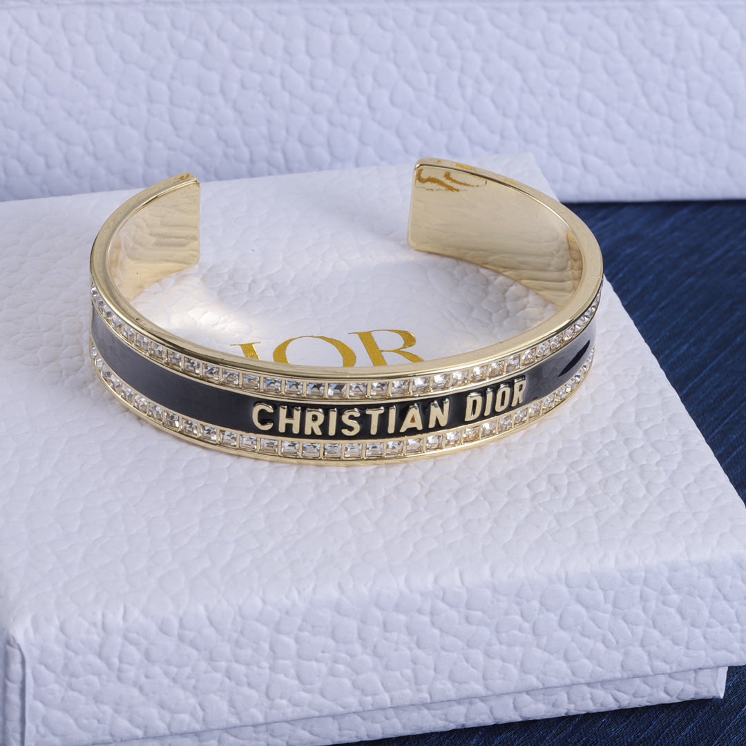 Diamond enamel open bracelet