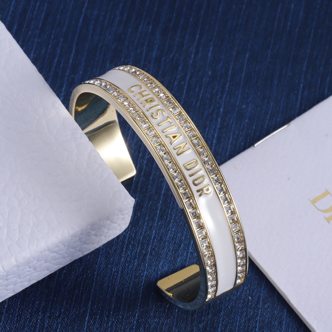 Diamond enamel open bracelet