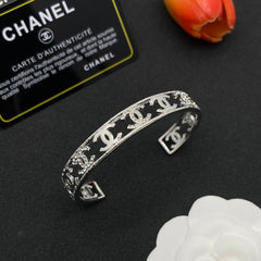 Fashionable hollow open bracelet