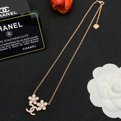 Stylish Flower Diamond Pendant Necklace