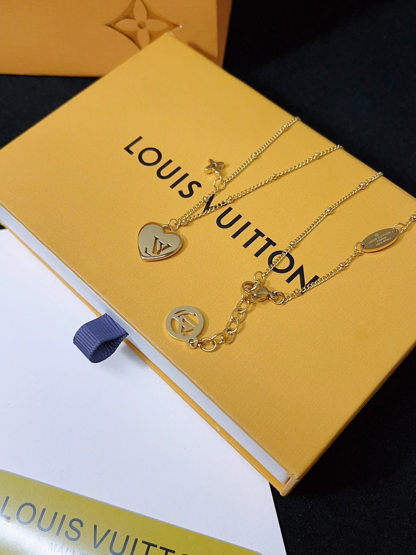 Heart pendant necklace