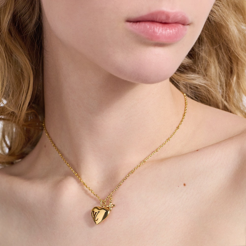 Heart pendant necklace