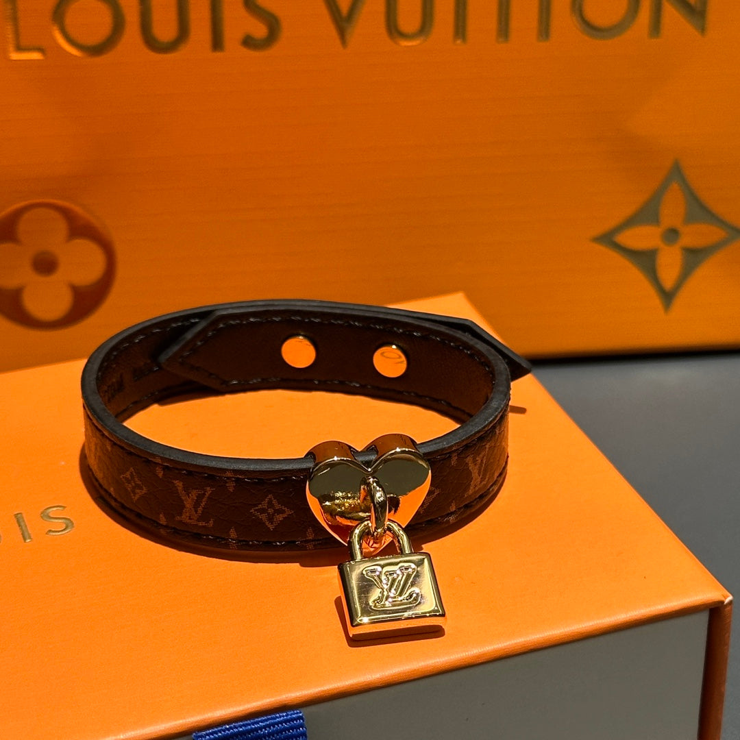 Heart lock leather bracelet